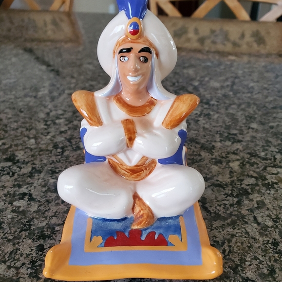 DISNEY Aladdin on Magic Carpet Figurine!! - Picture 1 of 9